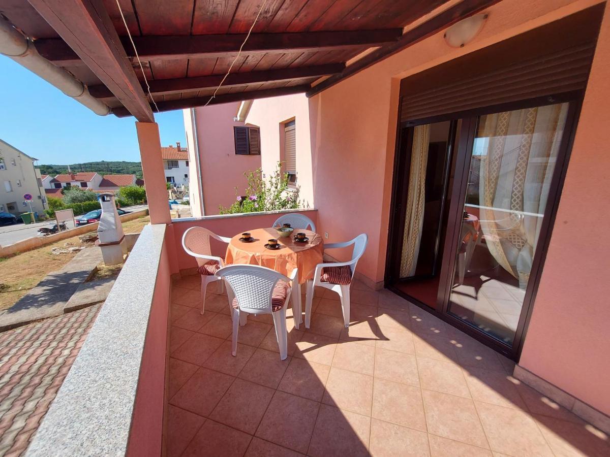 Ferienwohnung Apartman Porat Pula Exterior foto