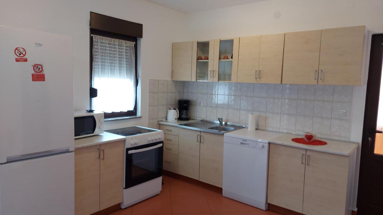 Ferienwohnung Apartman Porat Pula Exterior foto